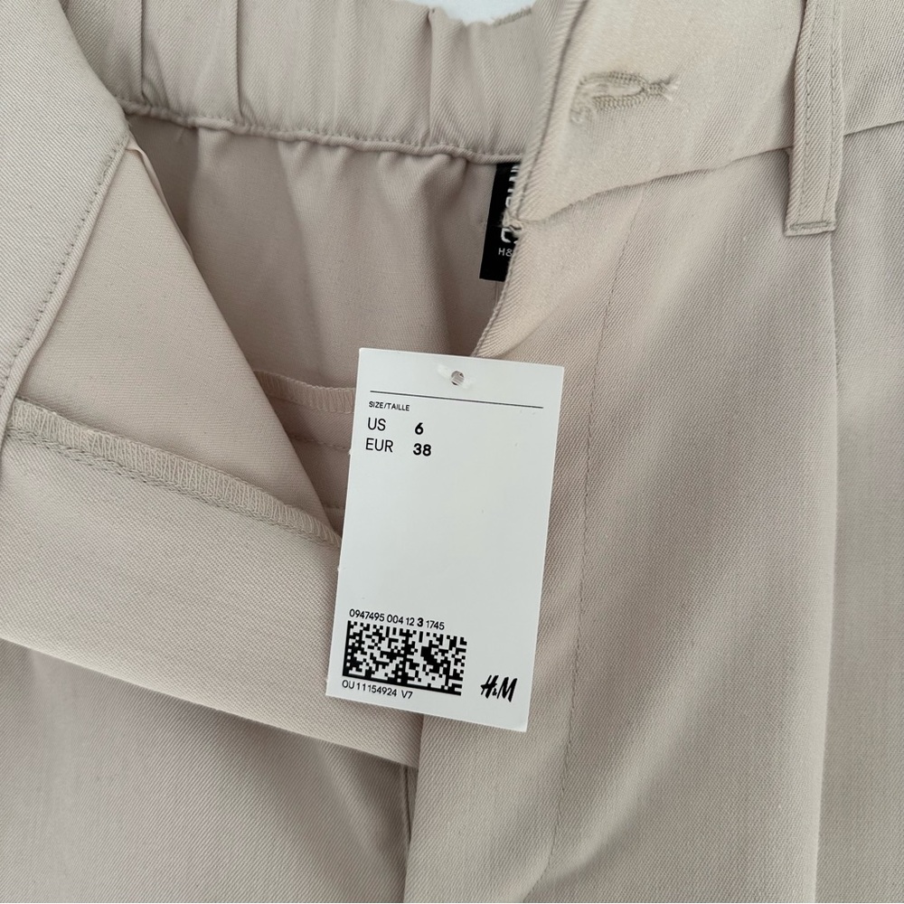 NWT H&M beige Bermuda shorts - Picture 4 of 5